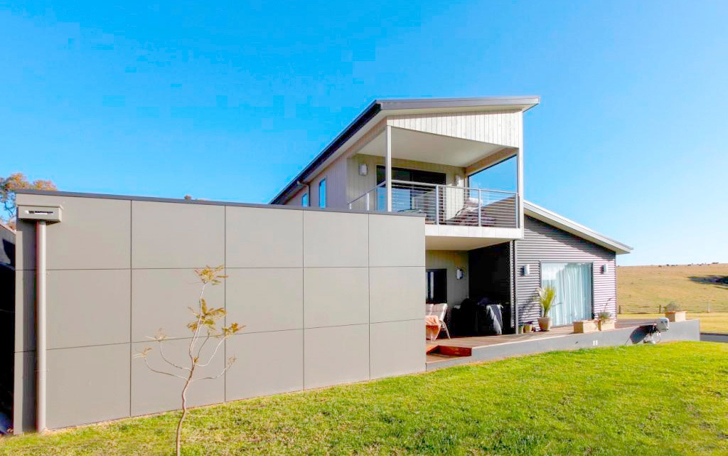 Anglesea-Lake-Tyers-Beach-front-view-garage-Anchor-Homes