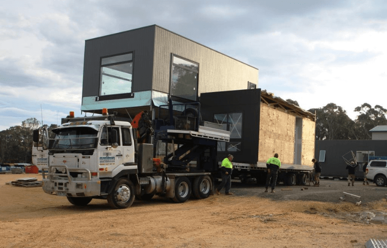 Transporting a modular home