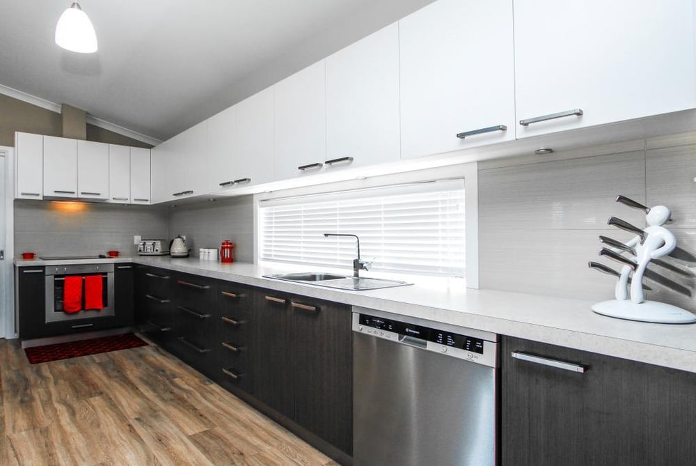 L-shaped kitchen.jpg